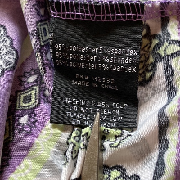 Purple paisley crossover top maxi dress with back opening - Size 1X - Picture 11 of 11